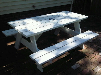 The completed picnic table